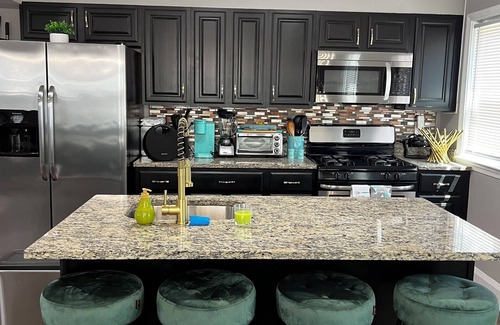 Waltherson House | 3-bedroom Charm City Rowhome, in great neighborhood, Come stay a while!
