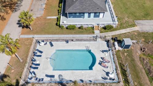 Dade City House | 3 Bedroom, Comfy Home Dade City, Gated Community