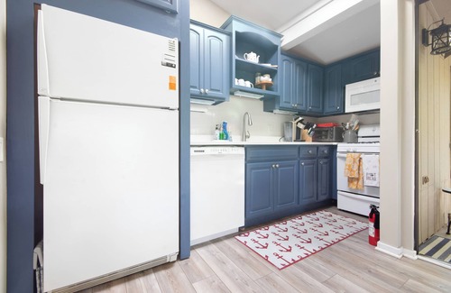 Fontana Condo | 3-bedroom condo in Abbey Springs, Fontana with Golf Cart
