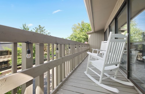 Fontana Condo | 3-bedroom condo in Abbey Springs, Fontana with Golf Cart