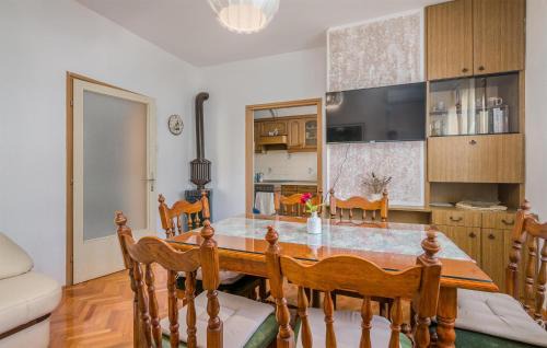 Baska Apartment | 3 Bedroom Cozy Apartment In Draga Bascanska
