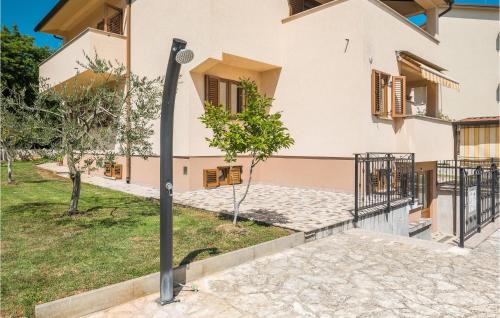 Kadumi Apartment | 3 Bedroom Cozy Apartment In Porec