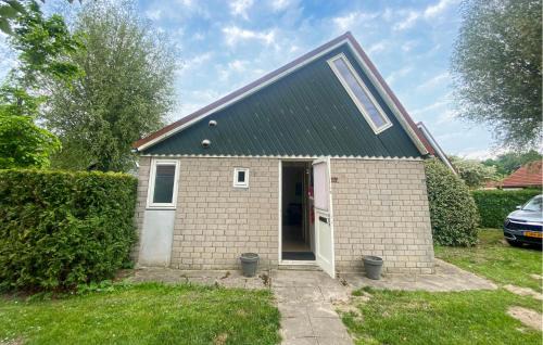 Stellendam House | 3 Bedroom Cozy Home In Stellendam