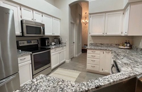 Mesa House | 3 Bedroom Desert Oasis