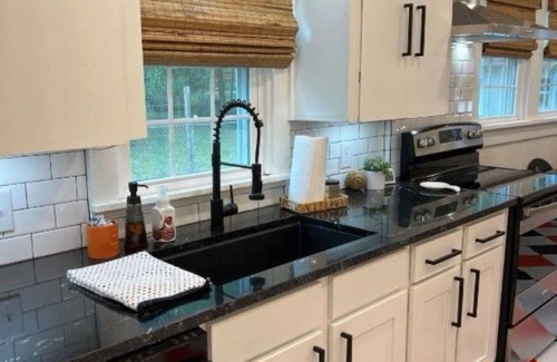 Stillwater House | 3-bedroom Downtown Stilly Retreat - Renovated 1920s Cottage with a Boho Vibe!