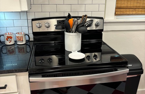 Stillwater House | 3-bedroom Downtown Stilly Retreat - Renovated 1920s Cottage with a Boho Vibe!