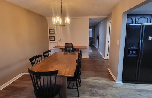 Lexington Condo | 3-bedroom family friendly condo conveniently located near downtown Lexington