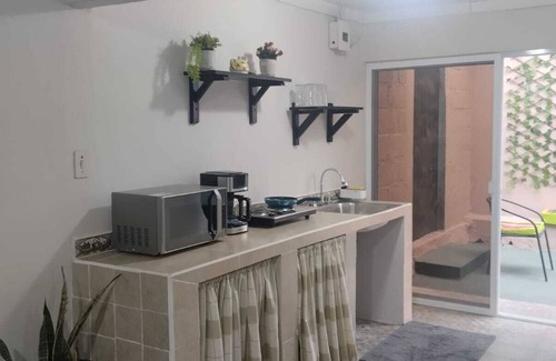 La Esperanza Apartment | 3-bedroom family/pet-friendly apartment in lovely La Esperanza