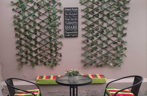 La Esperanza Apartment | 3-bedroom family/pet-friendly apartment in lovely La Esperanza
