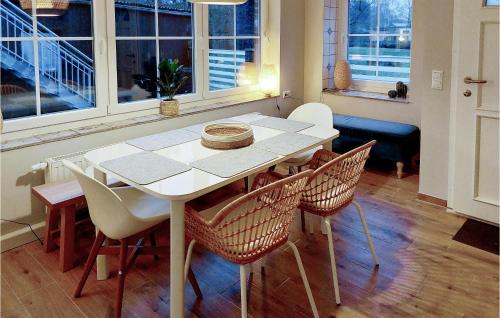 Neukloster House | 3 Bedroom Gorgeous Home In Neukloster