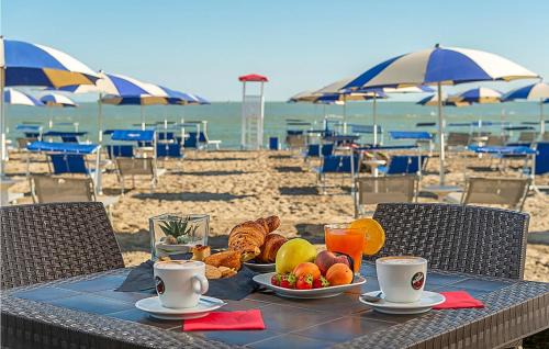 Rosolina Apartment | 3 Bedroom Gorgeous Home In Albarella Ro