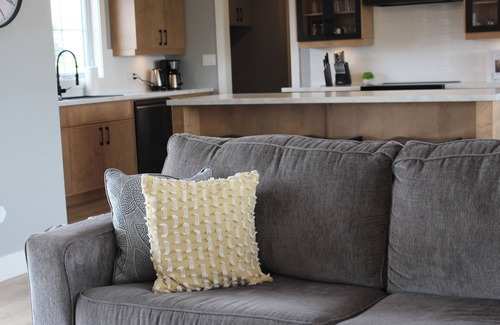 Granville House | 3 Bedroom Granville On The Water Home, Minutes To Golf and Beaches