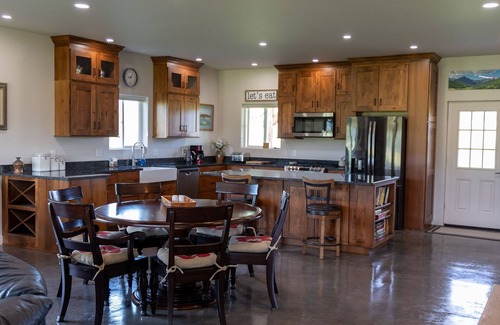 Sheridan House | 3 bedroom guest house with mountain views in Big Horn, Wyoming