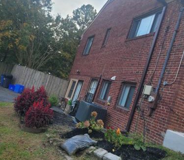 Hillandale House | 3 Bedroom guest suit in 1st level Silver Spring Maryland