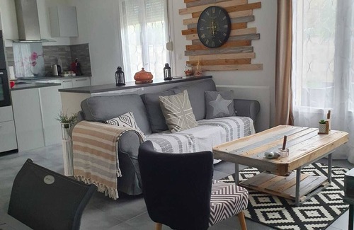 Lieusaint House | 3-bedroom house, ground floor, swimming pool, not overlooked