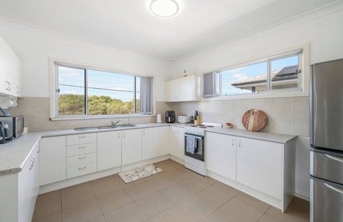 Lake Cathie House | 3 Bedroom home directly across from beach access.