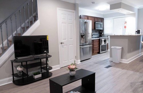 Pimlico Good Neighbors House | 3 Bedroom Home Fully Furnished in Quiet Neighborhood Great Amenities