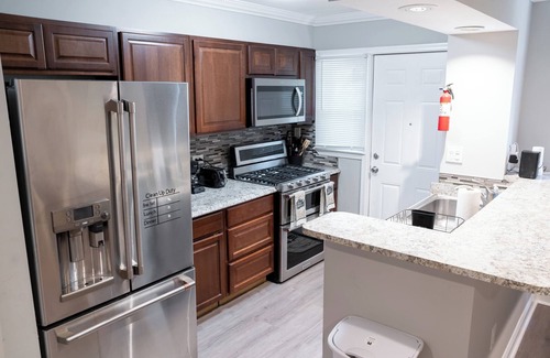 Pimlico Good Neighbors House | 3 Bedroom Home Fully Furnished in Quiet Neighborhood Great Amenities