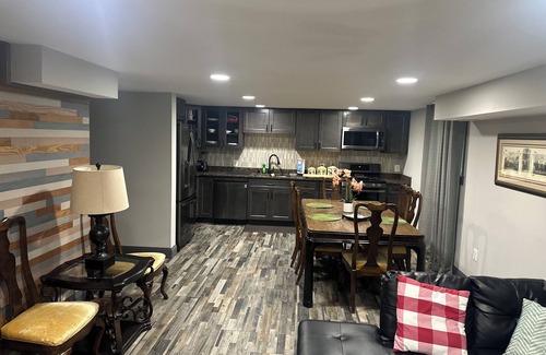 Bethesda House | 3-bedroom home in awesome quiet neighborhood of Bethesda with WiFi, AC