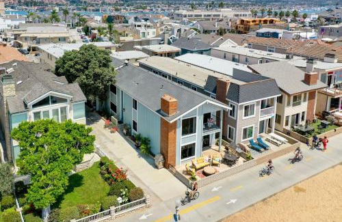 Balboa Peninsula House | 3 Bedroom Home in Balboa - Walk to Pier & Restaurants