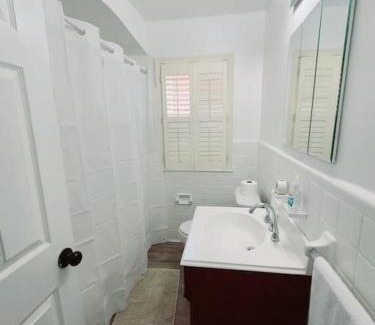 Harper Woods Apartment | 3 bedroom home in great area - Long stay discounts