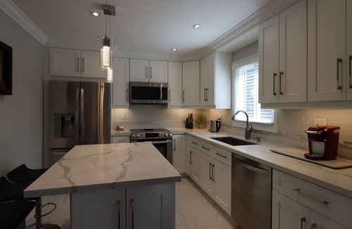 Mississauga House | 3-bedroom Home in Mississauga