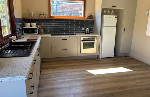 Crookwell House | 3 bedroom home, Located on the main street of Crookwell