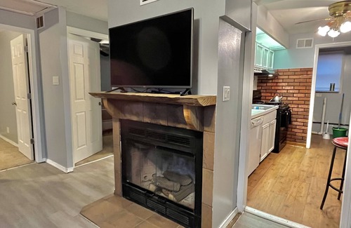 Waukegan House | 3 Bedroom Home near Naval Base!