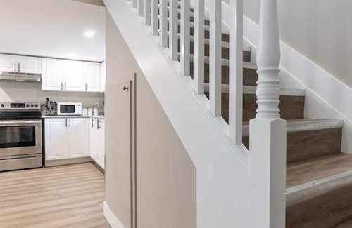 Barrie House | 3-Bedroom Home – Perfect for Beach & City Getaways