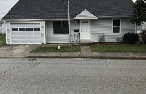 Celina House | 3 Bedroom Home - walking distance to Grand Lake