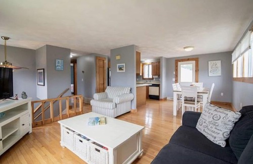 Westerly House | 3 bedroom house 1.7 miles from the beautiful Westerly Beaches of Rhode Island