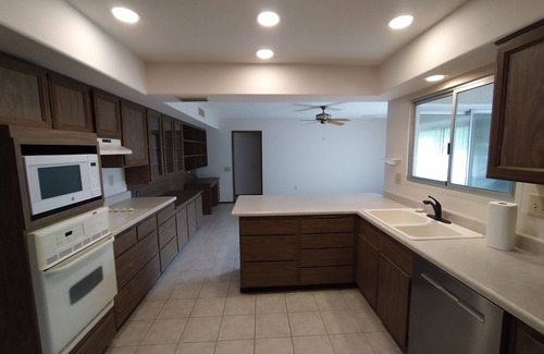 Sun City West House | 3 bedroom house in sun city west across the street from beardsley rec. center