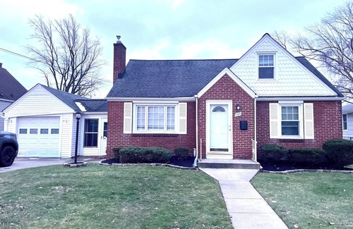 Buffalo House | 3-bedroom house in awesome South Buffalo with AC/Heat, WiFi