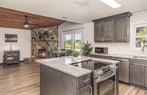 Interchange Square House | 3-bedroom house in beautiful Palm Bay Florida