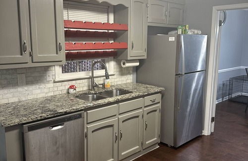 Woodland Hills House | 3-bedroom house in charming Tuscaloosa with AC Fireplace, and WiFi. Welcome home