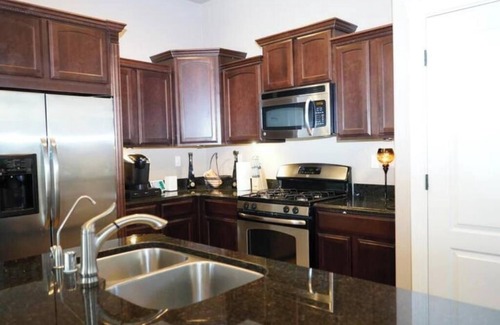 Biggs Field House | 3-bedroom house in charming El Paso with AC, fitness room, WiFi, Gated community