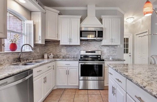 Milton House | 3-bedroom house in fabulous Lafayette with WiFi, AC