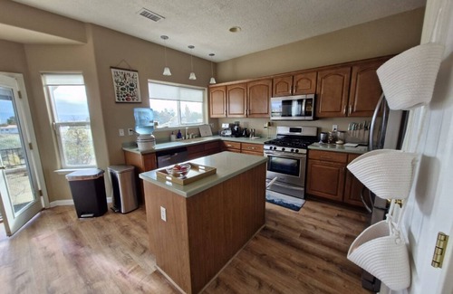 Rio Rancho House | 3-bedroom house in Rio Rancho with WiFi, AC, minutes from Balloon Fiesta Park