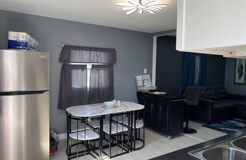 Cedar Falls House | 3-bedroom house in charming Cedar Falls with WiFi, AC. Enjoy your stay