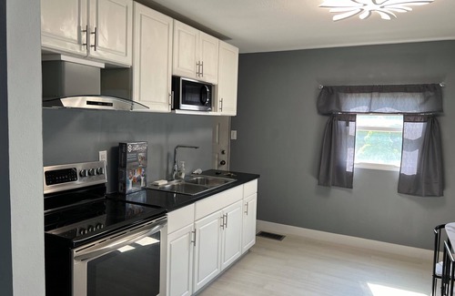 Cedar Falls House | 3-bedroom house in charming Cedar Falls with WiFi, AC. Enjoy your stay