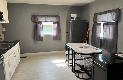 Cedar Falls House | 3-bedroom house in charming Cedar Falls with WiFi, AC. Enjoy your stay