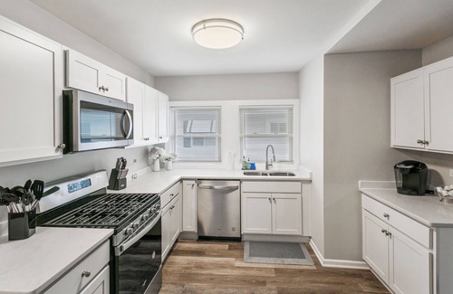 Waukegan House | 3-bedroom house in welcoming Waukegan with WiFi, AC