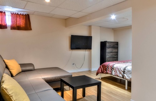 Pointe Claire House | 3 Bedroom House perfect location in Pointe Claire