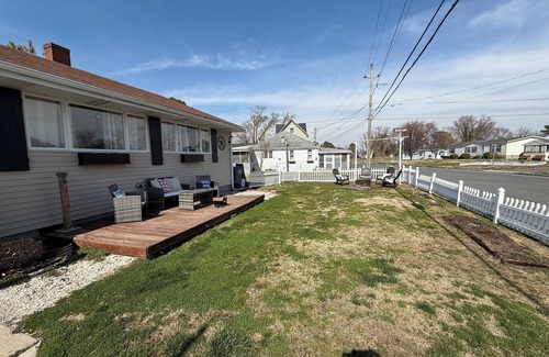 Greenbush House | 3-bedroom house steps from the beach in Saxis,VA with WiFi, AC, & screened porch