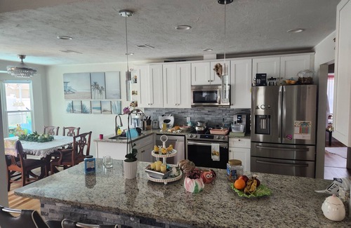 New Port Richey House | 3-bedroom house in marvelous New Port Richey with WiFi, AC