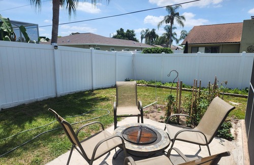 New Port Richey House | 3-bedroom house in marvelous New Port Richey with WiFi, AC