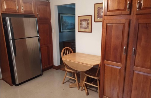 St. Clair Shores House | 3 Bedroom House Getaway, near Downtown Detroit & Lake St Clair