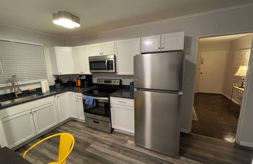 Waukegan House | 3-bedroom house WiFi in lovely Waukegan Near Gurnee