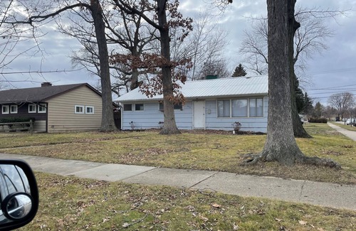 Waukegan House | 3-bedroom house WiFi in lovely Waukegan Near Gurnee