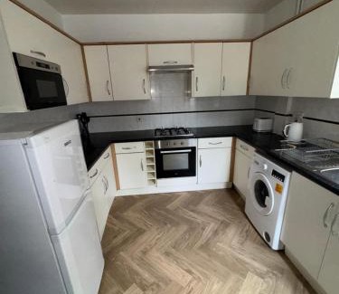 Luton House | 3-Bedroom House, with free parking